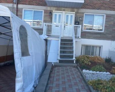 9148 13e Avenue. Rental Period: Unlimited. Available from: ASAP. 5 compl tement r nov , au 2 tage (au milieu), avec stationnement et abri Tempo d j install 9148, 13e Avenue, Montr al (H1Z 3L5) D tails du logement : 2 tage (logement du milieu) Enti rement r nov il y a 2 ans Grand balcon arri re Cour arri re incluse Stationnement avec abri Tempo d j install Libre imm diatement Non inclus : lectro...