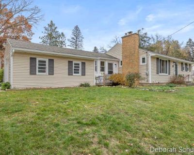 2 Bedroom 1BA 1579 ft Single Family Home For Sale in GRAND RAPIDS, MI