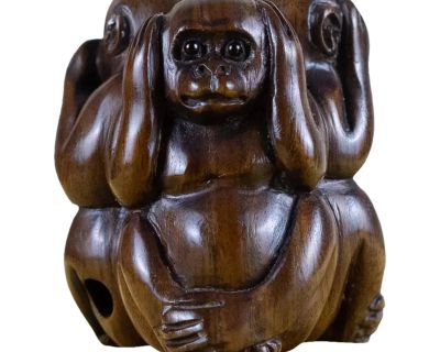 Late 20th Century Japanese Katabori-Netsuke Speak, Hear, See No Evil Monkeys in Wood