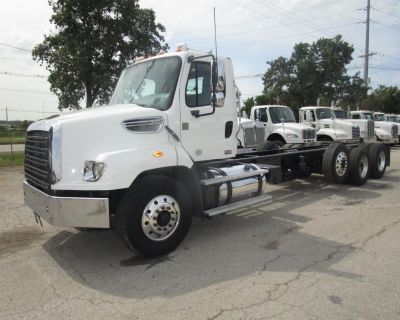 Used 2016 FREIGHTLINER 114SD Cab & Chassis Trucks in Kansas City, KS