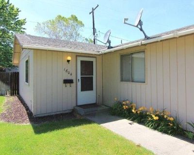 2 Bedroom 1BA House For Rent in Richland, WA