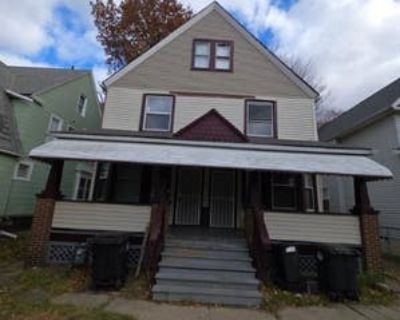 6 Bedroom 2BA 4156 ft Duplex For Sale in CLEVELAND, OH