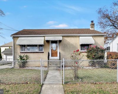 3 Bedroom 1BA 868 ft Single Family House For Sale in Essington, PA