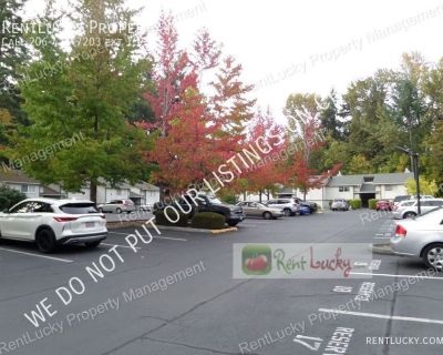 420 S 321st Pl. Check out this sweet condo in convenient Federal Way location. This top floor unit features fresh paint, new carpet and hard-surface flooring, new counters, new sinks and fixtures, new microwave, new dishwasher, new stove (the new stove is not installed yet), wood-burning fireplace, washer/dryer and extra storage on the balcony. The condo backs up to a nice greenbelt for additio...