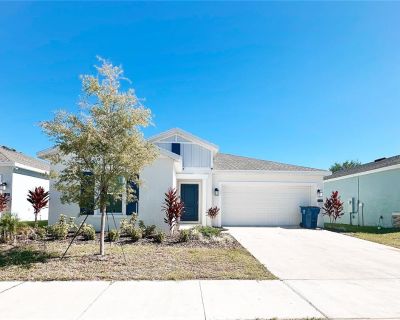 4 Bedroom 2BA 1955 ft Apartment For Rent in Eagle Lake, FL