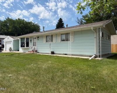3 Bedroom 1BA 1050 ft Single Family House For Sale in Bismarck, ND