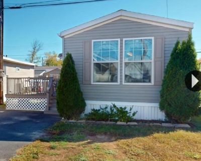 2 Bedroom 1BA 700 ft Mobile Home For Rent in East Hartford, CT