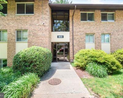3 Bedroom 2BA 1410 ft Condominium For Sale in MONTGOMERY VILLAGE, MD