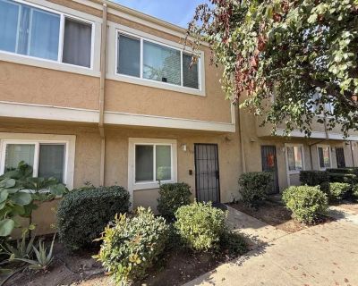 2 Bedroom 1BA 1032 ft Condo For Sale in Escondido, CA