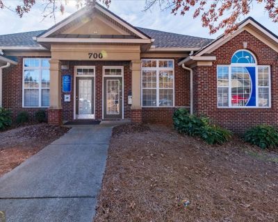 1200 ft Commercial Property For Rent in Powder Springs, GA