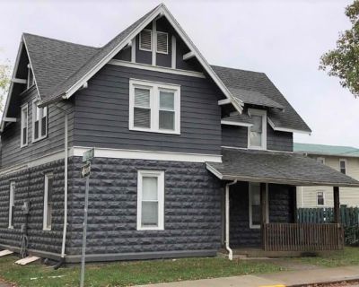 412 E 9th Street. image_url. Info provided by buildium Studio 1 Bedroom 2 Bedrooms 3 Bedrooms 5 Bedrooms Never miss a deal! Get immediate alerts when prices drop or new units arrive. Turn on alerts 5 Bed, 2.0 Bath 5 Bed 2 Bath 1740 sqft Starting at $6,250 Available 1. Pets allowed. 5 Bedroom. 2 Bathroom. 1740 ft