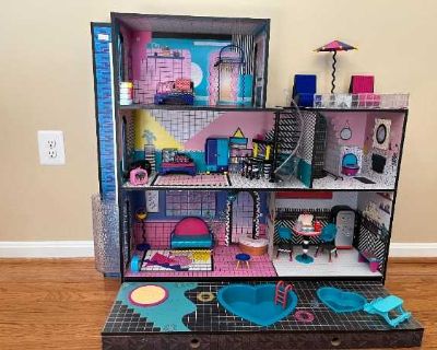 Toys: LoL Dollhouse and LoL Airplane