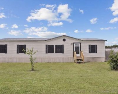 3 Bedroom 2BA 1560 ft Pet-Friendly House For Rent in Lafayette County, LA