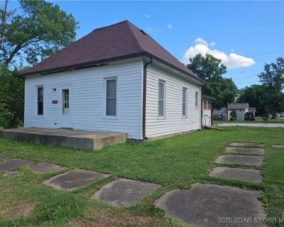 2 Bedroom 1BA 800 ft Single Family Home For Sale in ELDON, MO