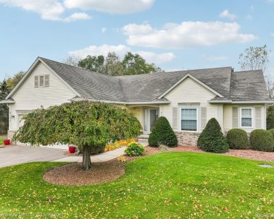 3 Bedroom 2BA 1542 ft Single Family House For Sale in White Lake, MI