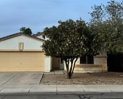 1362 W Roadrunner Dr. Welcome to this inviting home featuring a split floor plan designed for comfort and privacy. With 3 bedrooms and 2 bathrooms, this property offers a spacious and functional layout ideal for modern living. The large kitchen provides plenty of countertop and cabinet space-perfect for meal prep and entertaining. The master suite includes a double vanity, creating a comfortabl...
