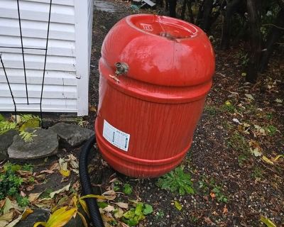 Has drain hose and spigot. Has been previously repaired. Held water ok this year. No lid. Fair Chance Policy: I ll wait before choosing a recipient to give more people a chance to reply. Check out the pictures at: