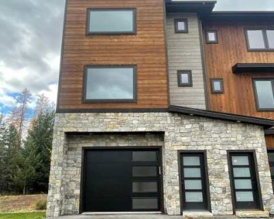 Whitefish Landing Town House. image_url. Patio / balcony Dishwasher Dogs allowed Garage Recently renovated Walk in closets Unit Amenities air conditioning dishwasher fireplace microwave oven patio / balcony range refrigerator walk in closets recently renovated Property Amenities parking garage internet access dogs allowed. Pets allowed. 4 Bedroom. 3.5 Bathroom. 3302 ft