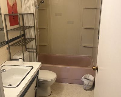 Unfurnished Room for Rent - Need a roommate in Cap Hill