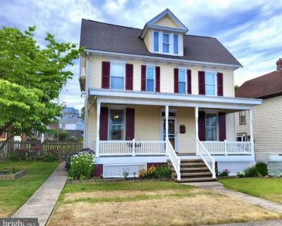 3 Bedroom 2BA 1894 ft Single Family House For Sale in Lewistown, PA