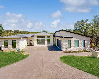 4 Bedroom 3BA House Vacation Rental in The Desert Rose, Horseshoe Bay, TX