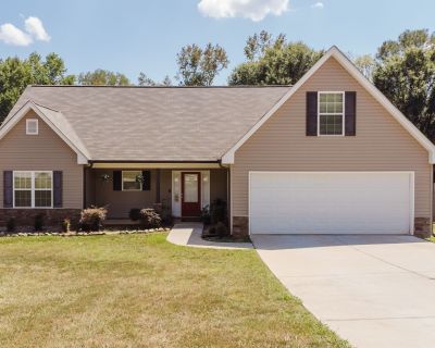 3 Bedroom 2BA 1822 ft Single Family Home For Sale in Jefferson, GA