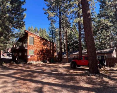 3 Bedroom 2.5BA 1300 ft Pet-Friendly Apartment For Rent in Incline Village, NV