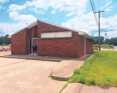 1248 ft Commercial Property For Sale in Waverly, OH