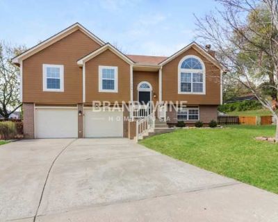 4 Bedroom 2.5BA 0 ft Pet-Friendly Apartment For Rent in Pleasant Hill, MO