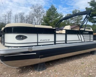 2023 Landau Atlantis 220C Tri-Log Suzuki 175hp Pontoon Boats Hazelhurst, WI
