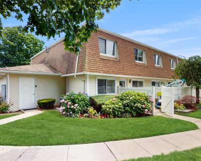 2 Bedroom 1BA 880 ft Condo For Sale in Holtsville, NY