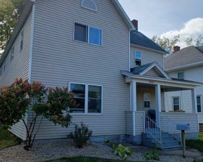 4 Bedroom 1BA 1244 ft Apartment For Rent in Eau Claire, WI