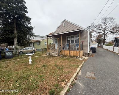 3 Bedroom 2BA 1460 ft Single Family House For Sale in Toms River, NJ