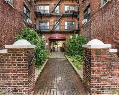 1 Bedroom 1BA 700 ft Condominium For Sale in FOREST HILLS, NY