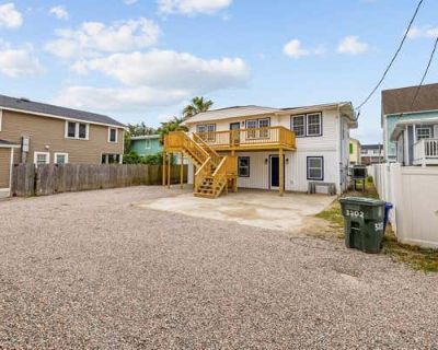 2108 ft Duplex For Sale in NORTH MYRTLE BEACH, SC