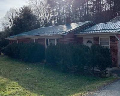 2 Bedroom 1BA 0 ft Pet-Friendly Apartment For Rent in Boone, NC