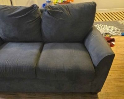 Lazyboy loveseat good condition