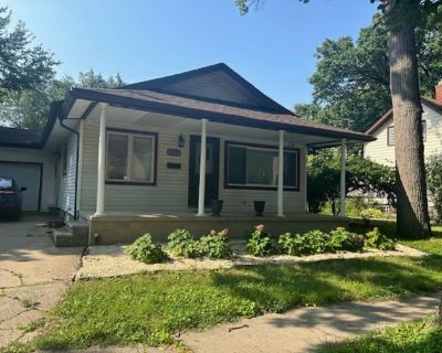 Available on: now. Unfurnished. Parking available * Students welcome. 3 bedroom 2 bath home in a quiet neighborhood. Backyard has a patio with a gas fire pit and grill. Dishwasher, washer, dryer, and garage gym available to use. House has AC and heat.Tenant moving in would share bathroom with one current roommate. Utilities for the month typically fall between $80-95.. Rent $725 per month Bills...