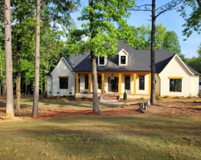 5 Bedroom 5BA 4200 ft Single Family Home For Sale in North Augusta, SC