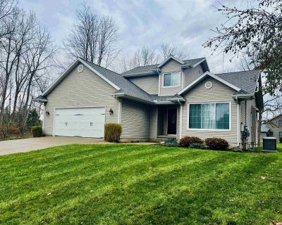 4 Bedroom 3BA 2053 ft Single Family House For Sale in Jackson, MI