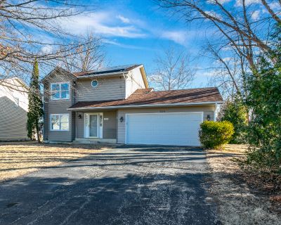 3 Bedroom 1BA 1440 ft Apartment For Rent in Poplar Grove, IL