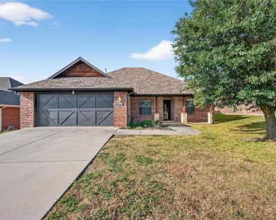 3 Bedroom 2BA 1471 ft Single Family House For Sale in Sherman, TX
