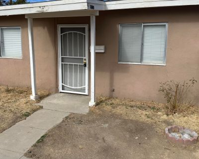 2 Bedroom 1BA 887 ft Apartment For Rent in Lancaster, CA