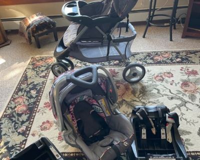 Baby Stroller, baby car seat with they’re car locks