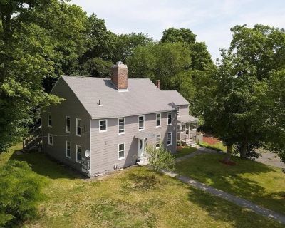 2 Bedroom 1BA 1077 ft Condo For Rent in Worcester, MA