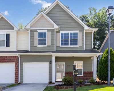 3 Bedroom 2BA 1667 ft Condo For Sale in Buford, GA