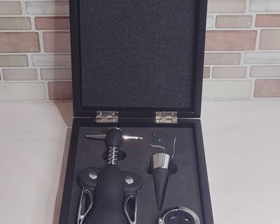 3-Piece Wine Kit in Ramada Worldwide Wooden Box