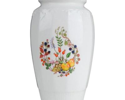 Vinatge White Somerset Aynsley Vase
