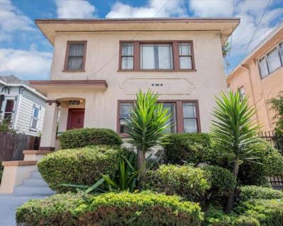 4 Bedroom 2082 ft Duplex For Sale in OAKLAND, CA