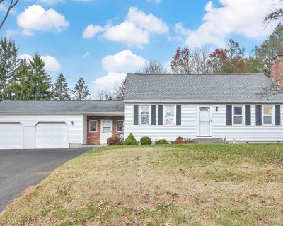 3 Bedroom 1BA 1594 ft Single Family House For Sale in Southington, CT